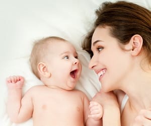 Masa la domiciliu dupa nastere, masaj postnatal, masaj postpartum